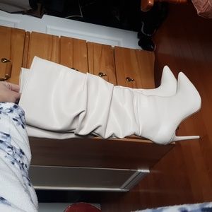 Creme boots no zipper